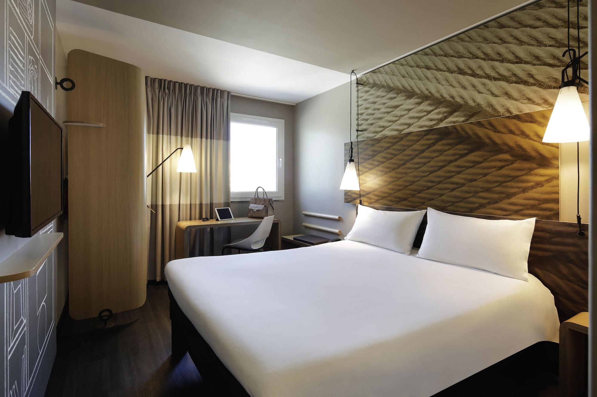 Hotel Ibis Lisboa Liberdade Bagian luar foto