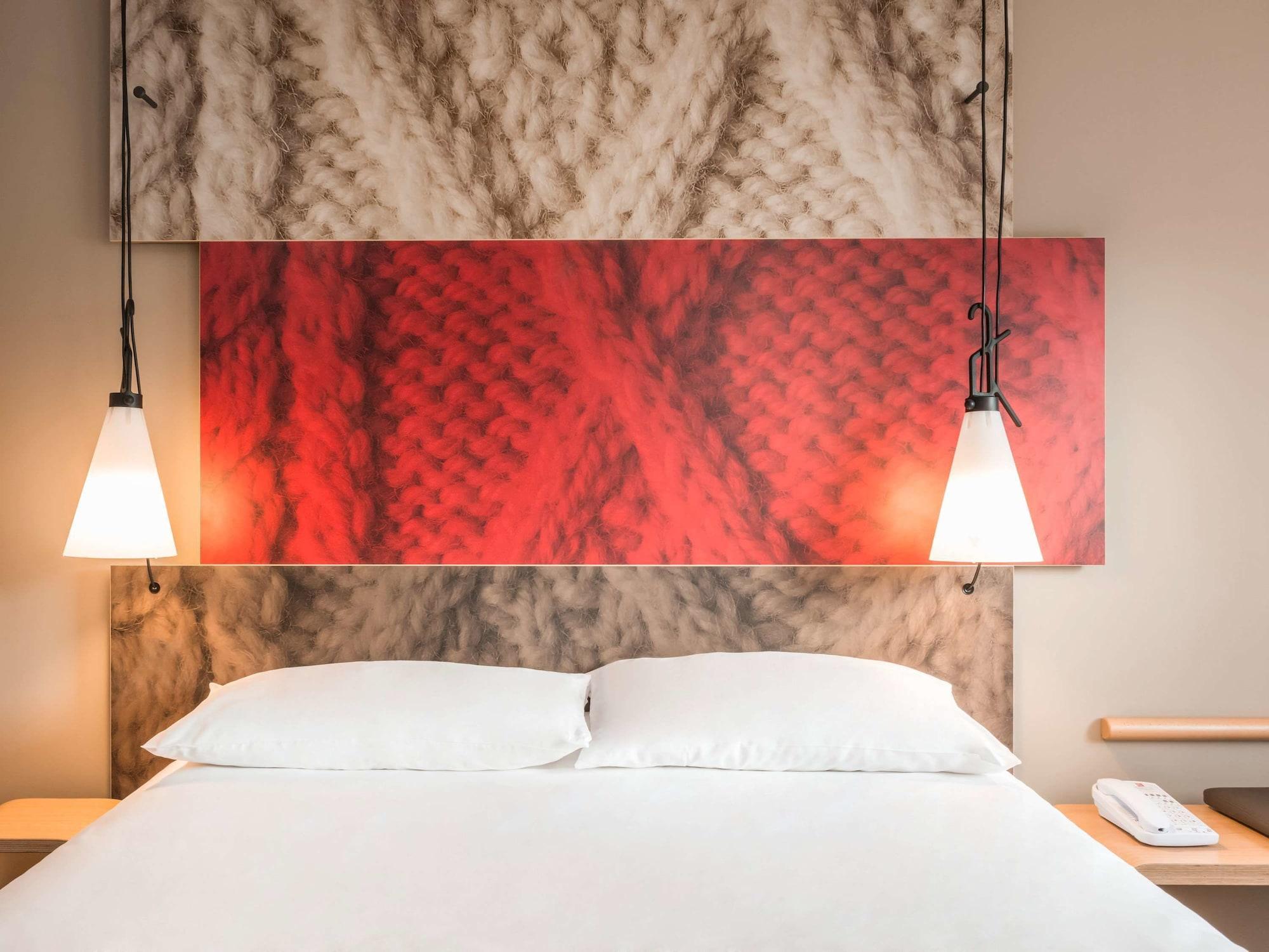 Hotel Ibis Lisboa Liberdade Bagian luar foto