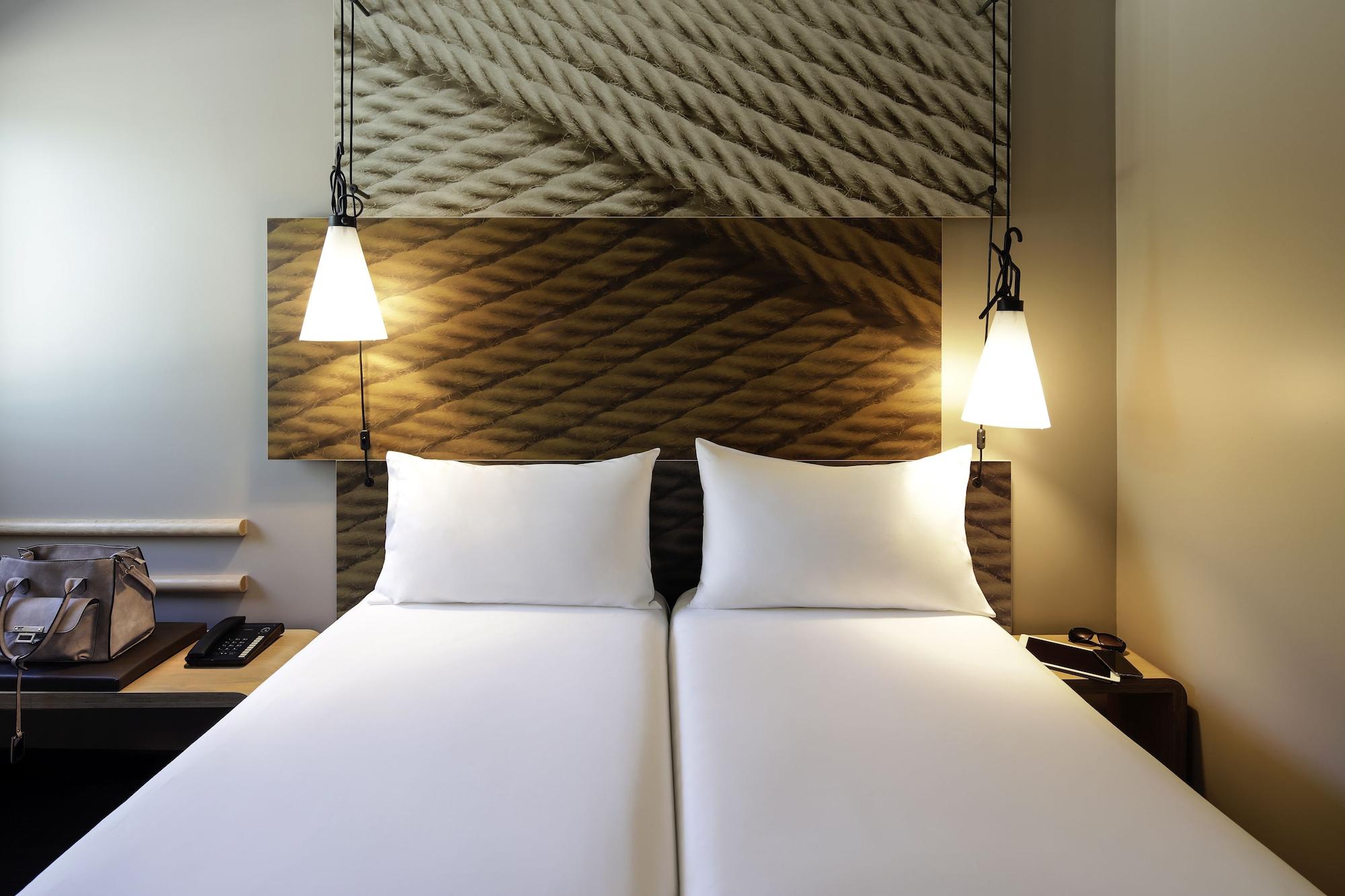 Hotel Ibis Lisboa Liberdade Bagian luar foto