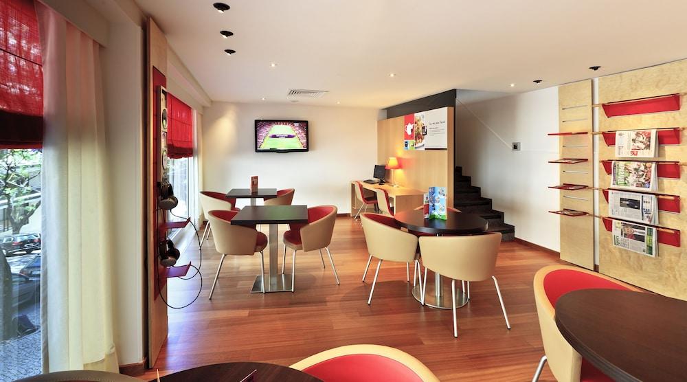 Hotel Ibis Lisboa Liberdade Bagian luar foto