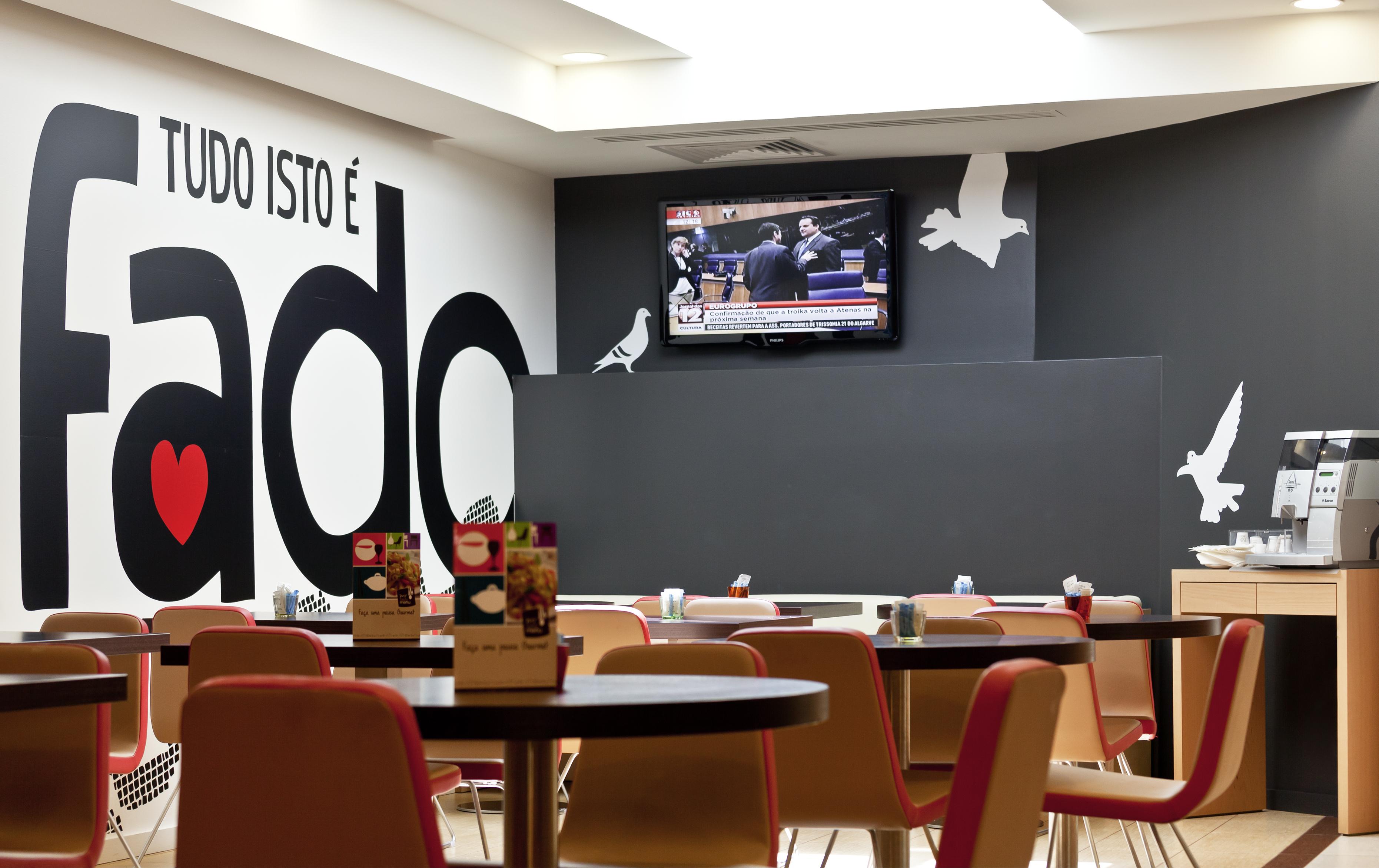 Hotel Ibis Lisboa Liberdade Bagian luar foto