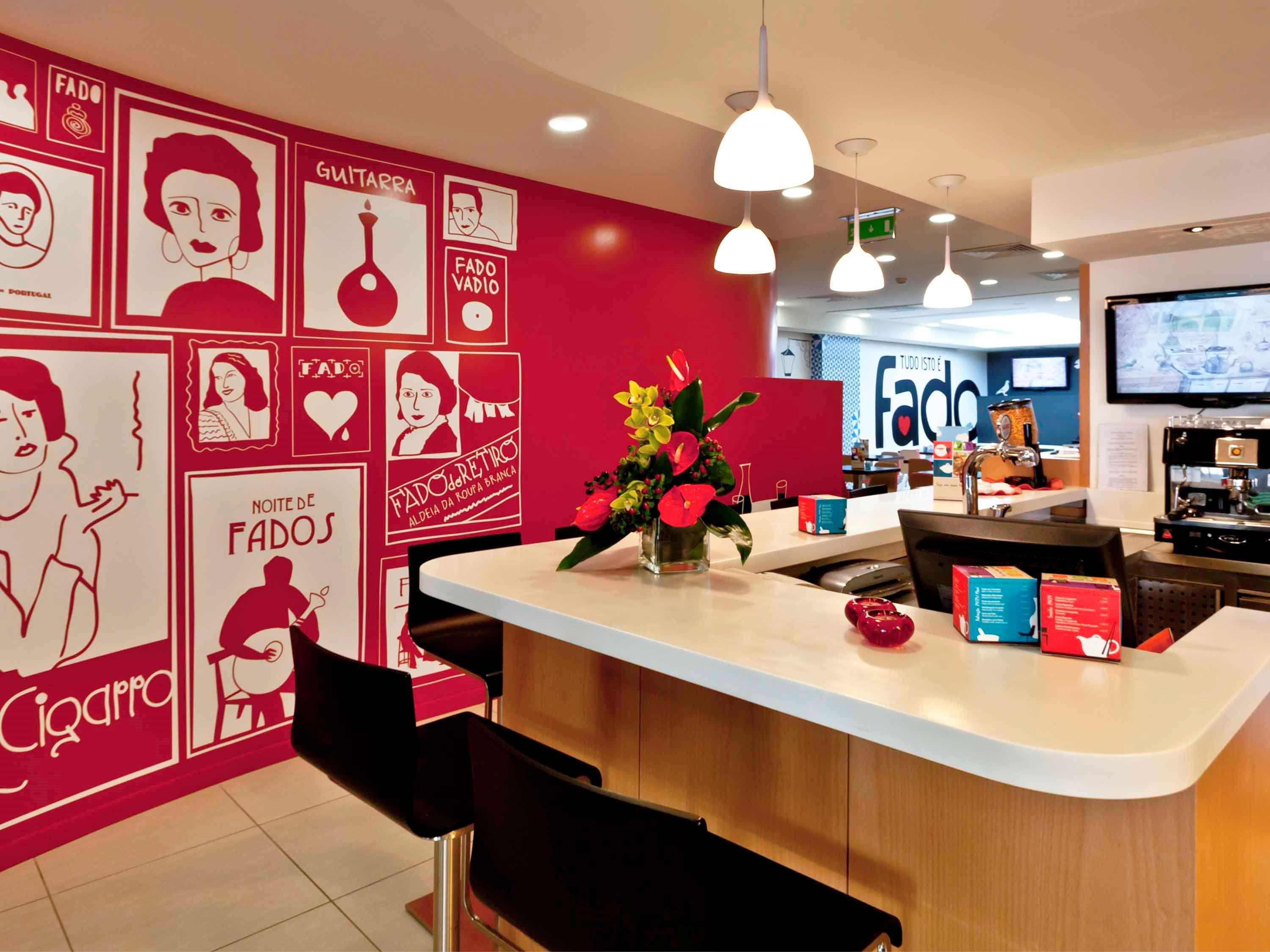 Hotel Ibis Lisboa Liberdade Bagian luar foto