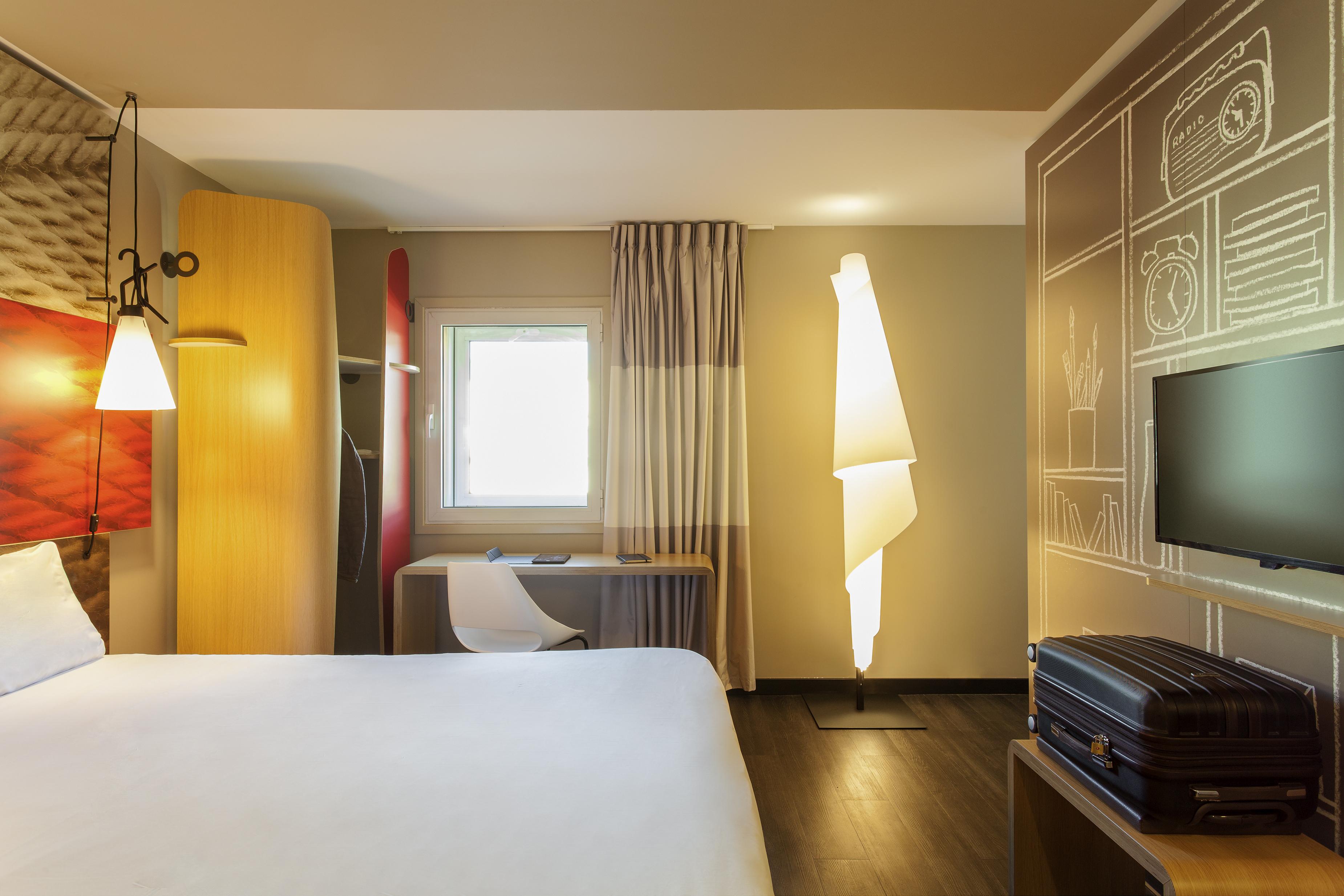 Hotel Ibis Lisboa Liberdade Bagian luar foto