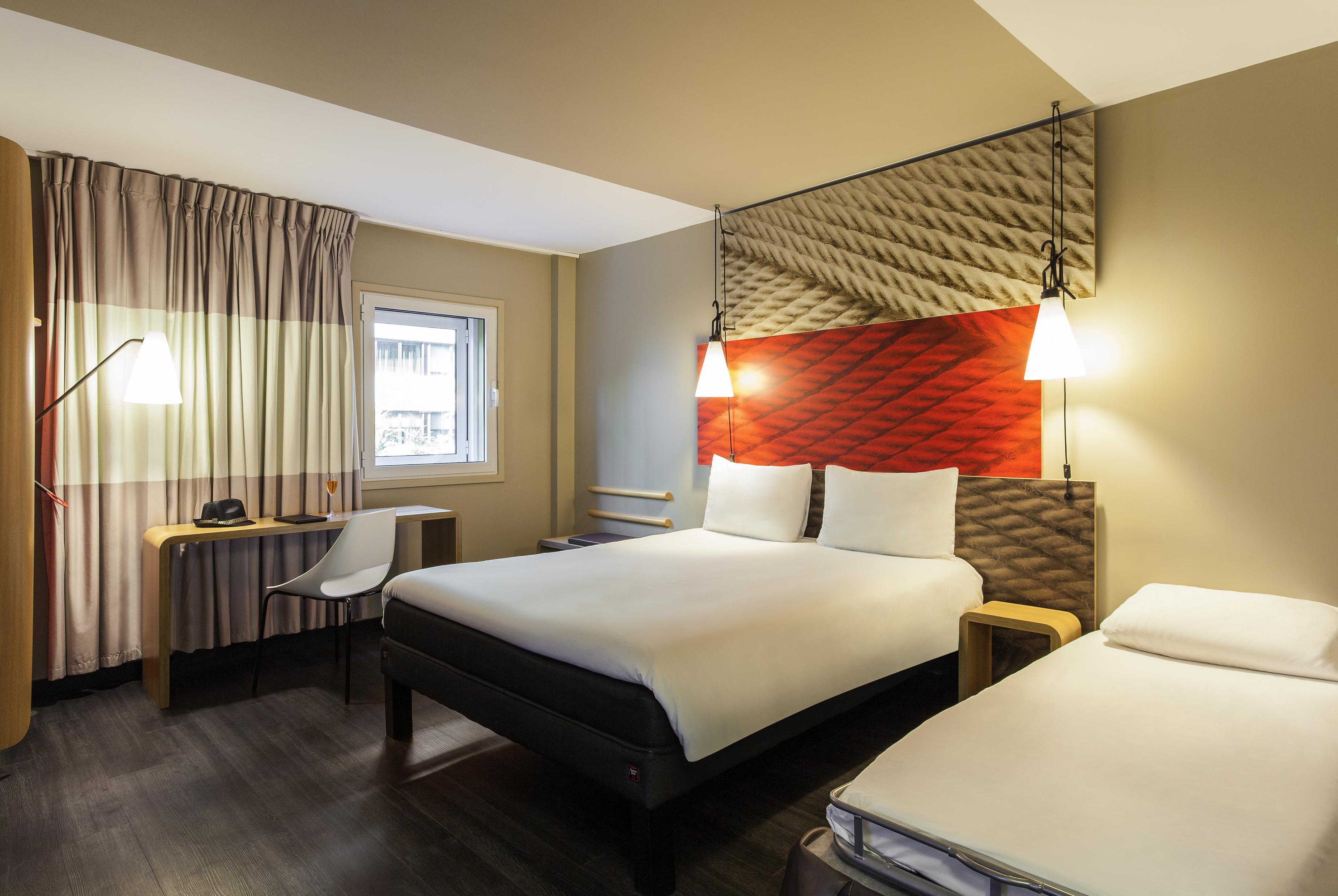 Hotel Ibis Lisboa Liberdade Bagian luar foto