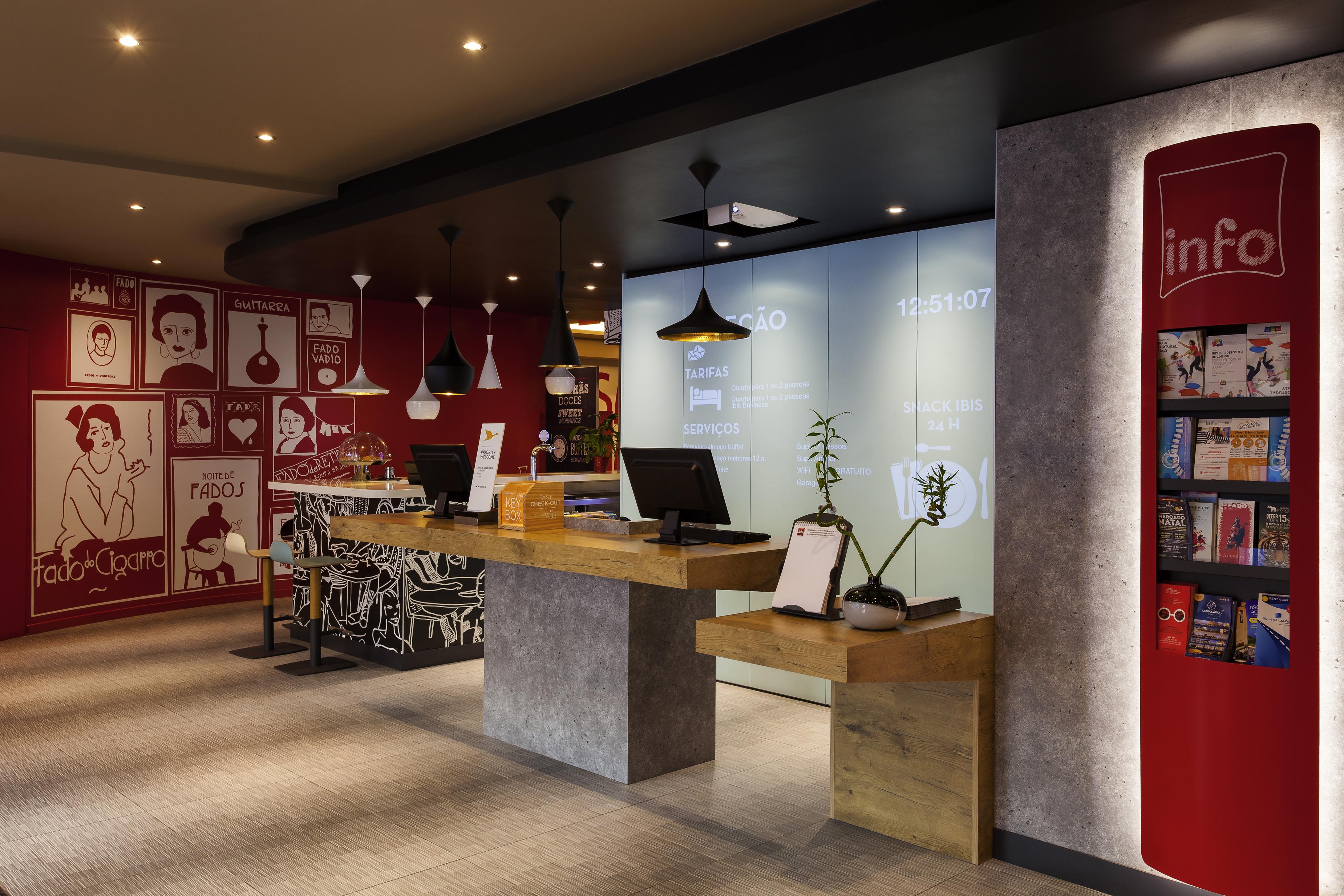 Hotel Ibis Lisboa Liberdade Bagian luar foto