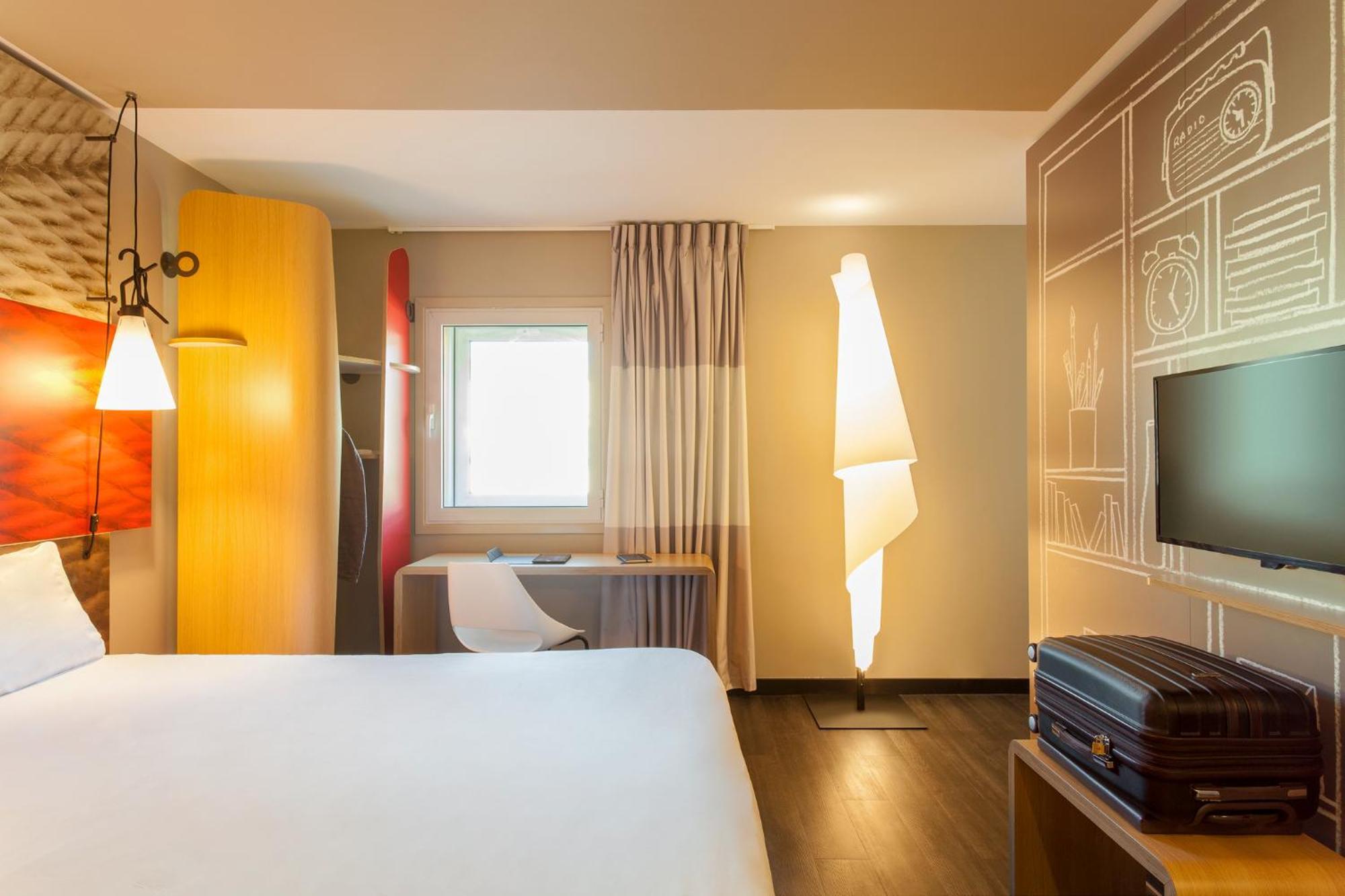 Hotel Ibis Lisboa Liberdade Bagian luar foto