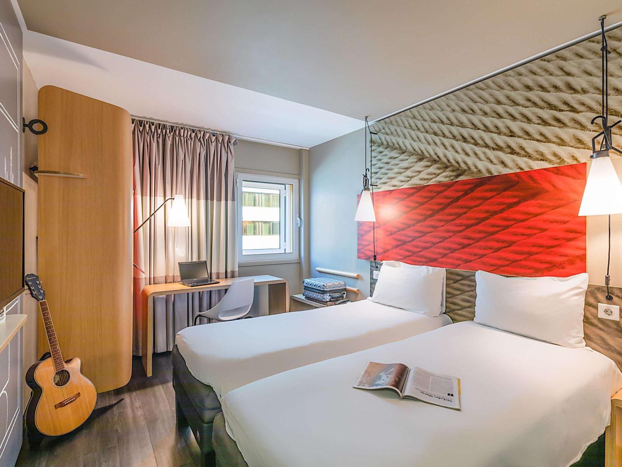 Hotel Ibis Lisboa Liberdade Bagian luar foto