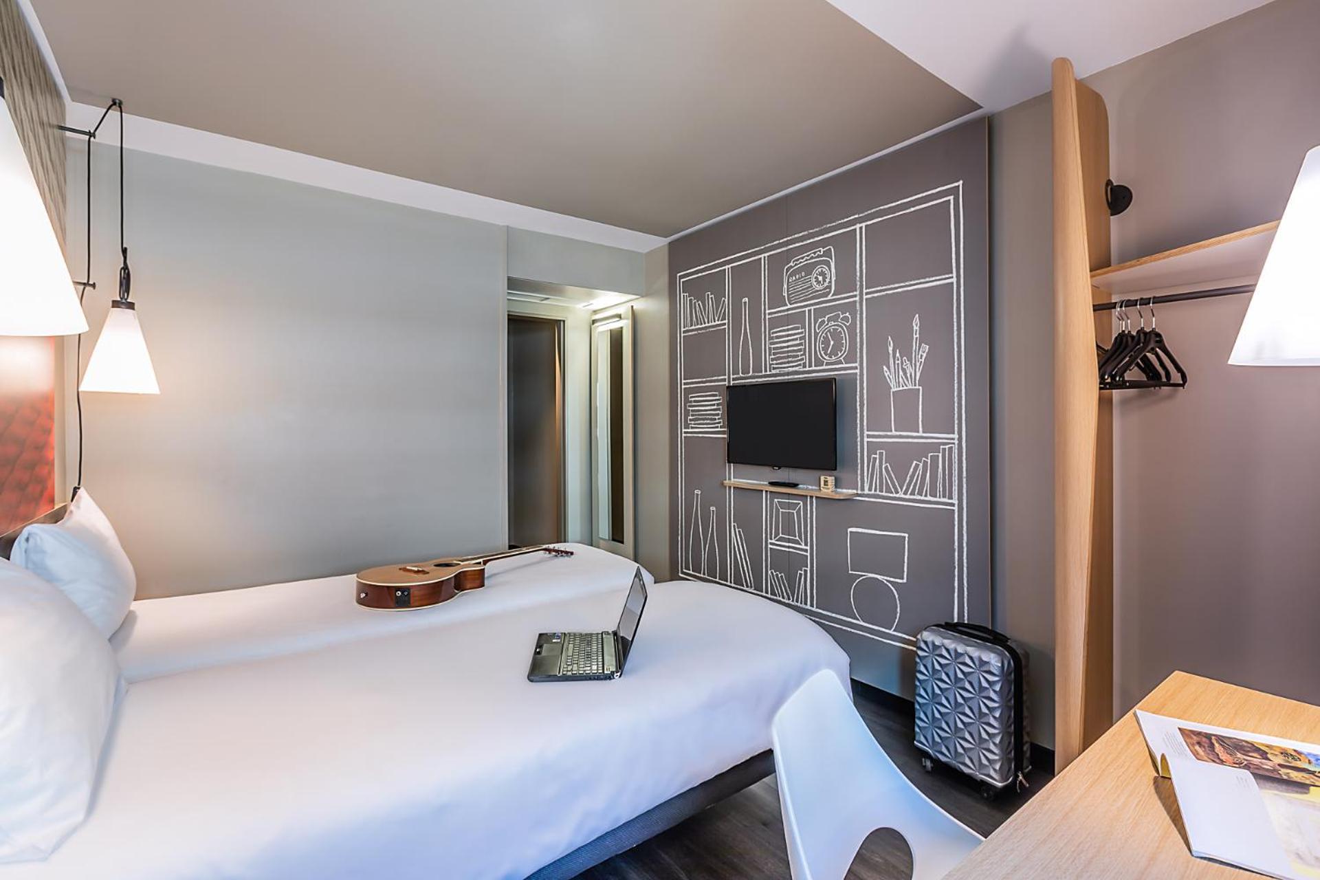 Hotel Ibis Lisboa Liberdade Bagian luar foto