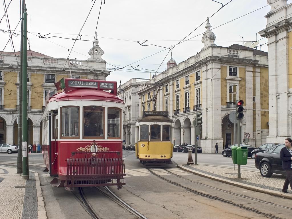 Hotel Ibis Lisboa Liberdade Bagian luar foto